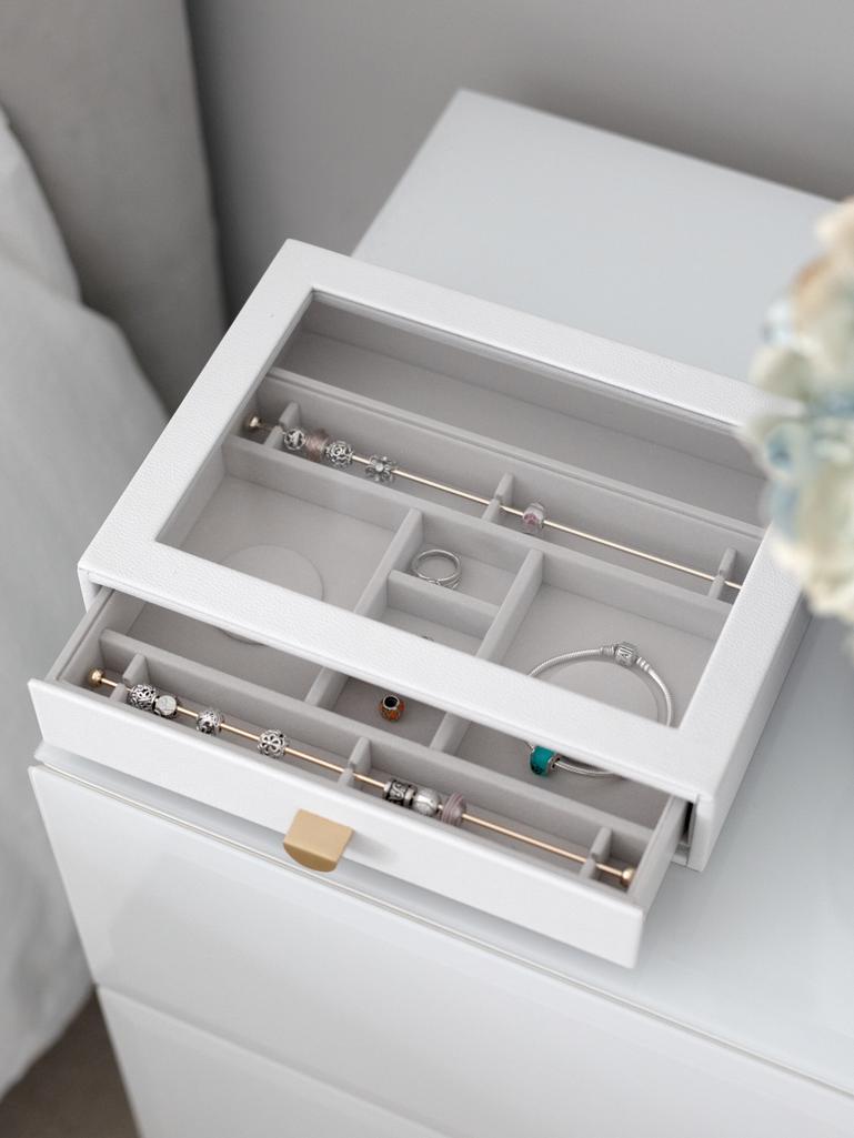 Pebble White Classic Bracelet Display Drawer