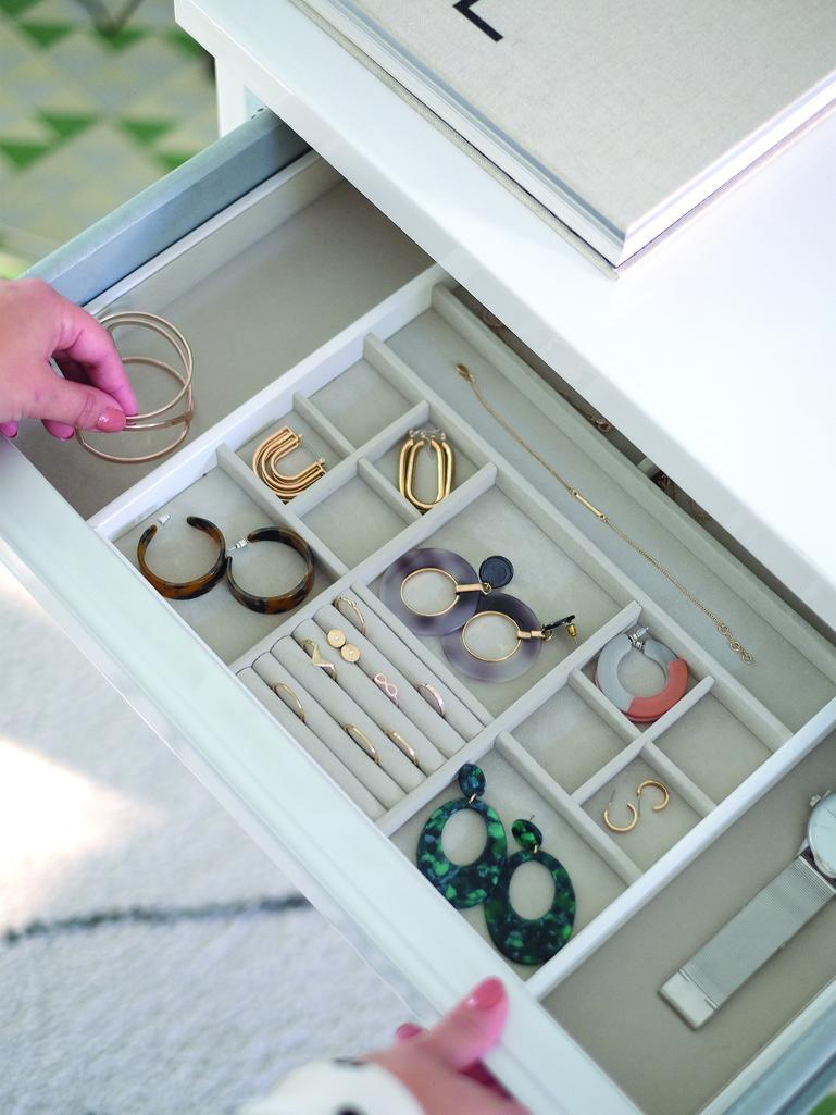 White Medium Jewellery Slider